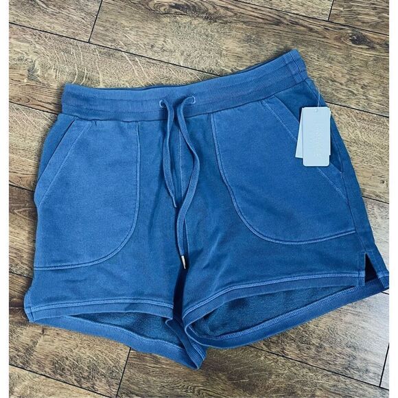 BRAND NEW - L*SPACE L Active Oceanside Sidelined Short - Picture 2 of 9